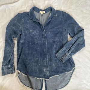 Cloth & Stone Blue Ribbed Velour Raw Hem Button Down Blouse Size Medium